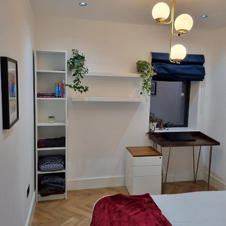 Bright Spacious Apartment In The Park Londra Esterno foto