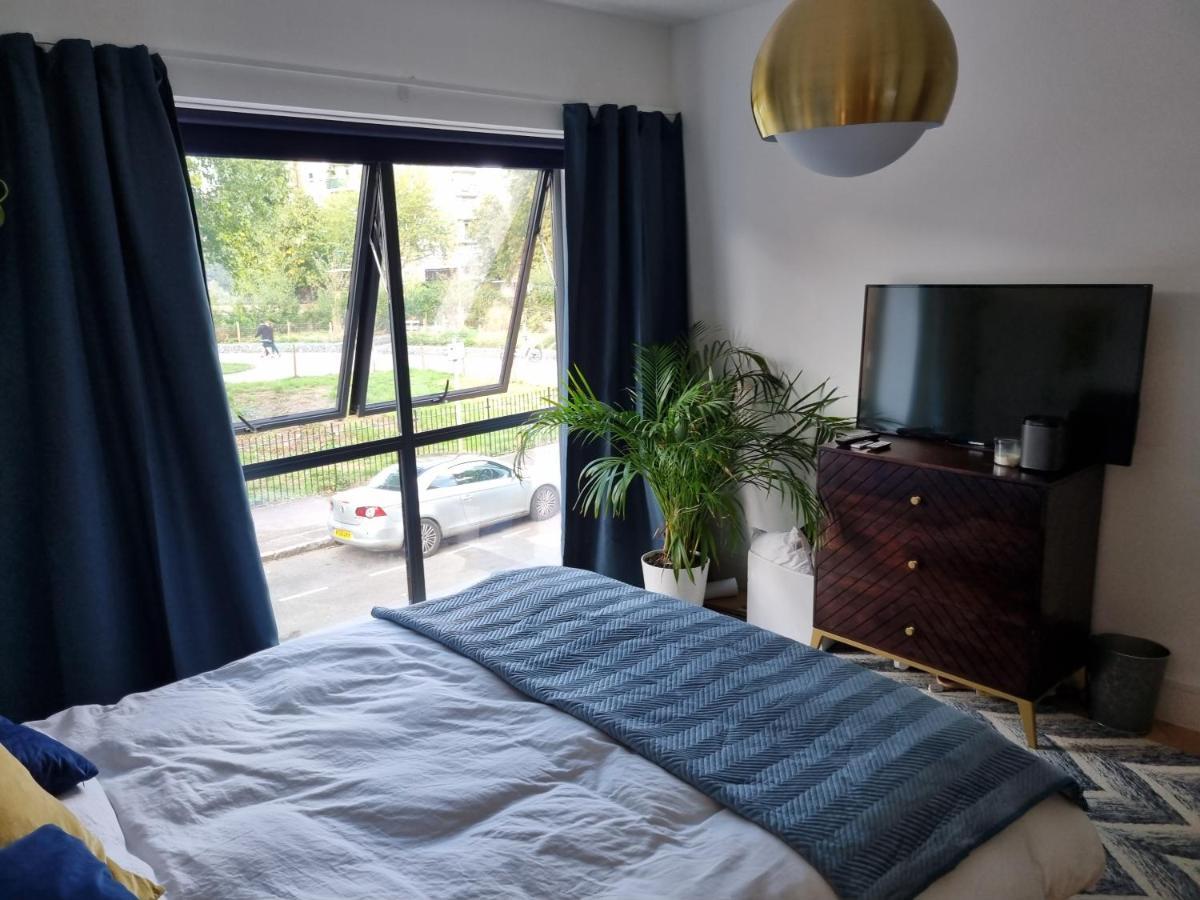 Bright Spacious Apartment In The Park Londra Esterno foto