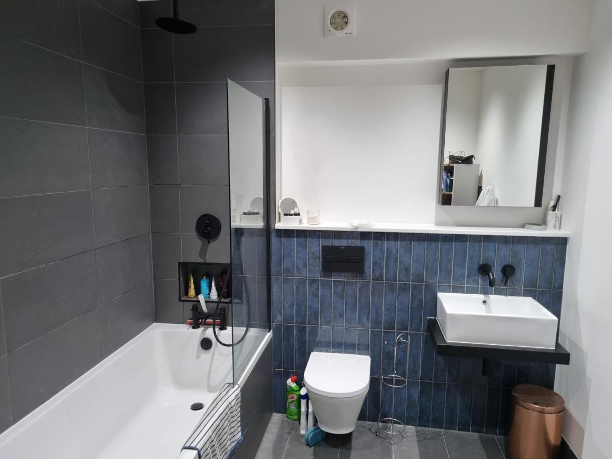 Bright Spacious Apartment In The Park Londra Esterno foto