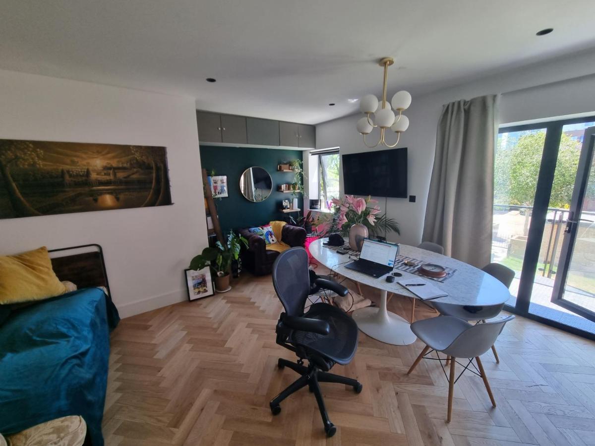 Bright Spacious Apartment In The Park Londra Esterno foto