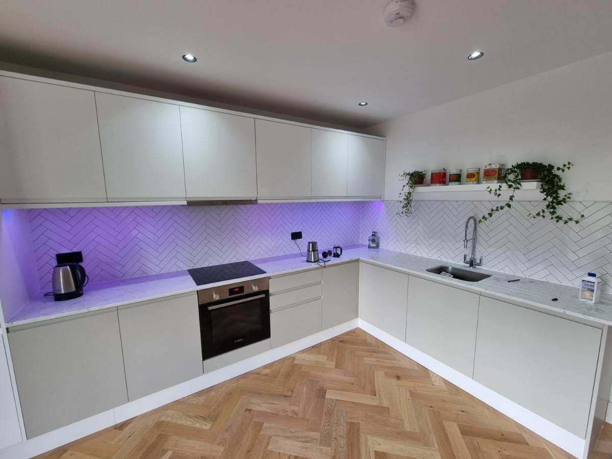 Bright Spacious Apartment In The Park Londra Esterno foto